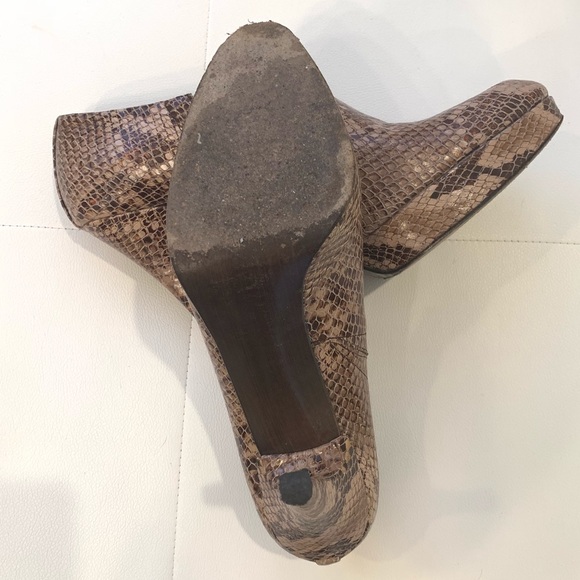 STUART WEITZMAN Snake Effect Booties Sz 9 - Picture 6 of 7